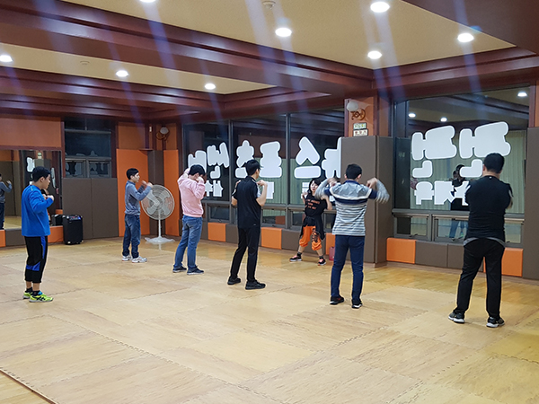 단체 운동 수업 사진